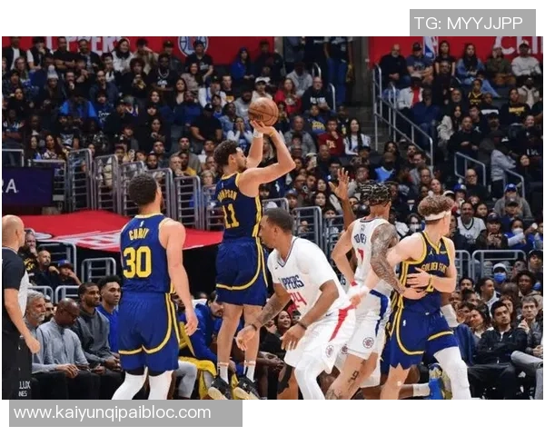 乔约翰逊谈克莱现状认为他需要队友帮助以找回状态